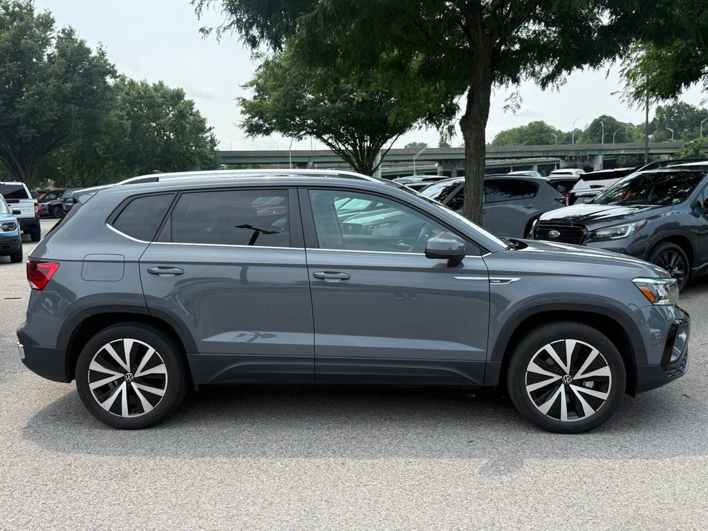 Used 2022 Pure Gray Volkswagen 1.5T SE image 11