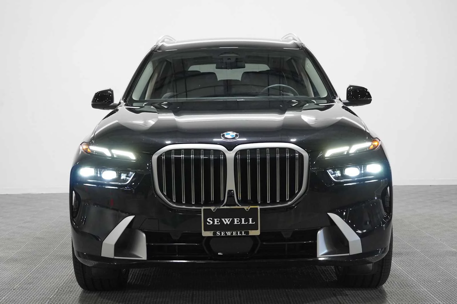 Certified Used 2026 Black Sapphire Metallic BMW xDrive40i image 2
