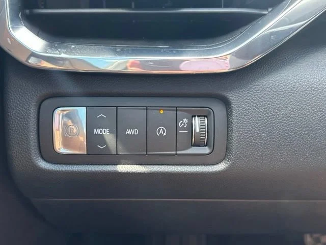 New 2026 Summit White GMC Elevation image 33