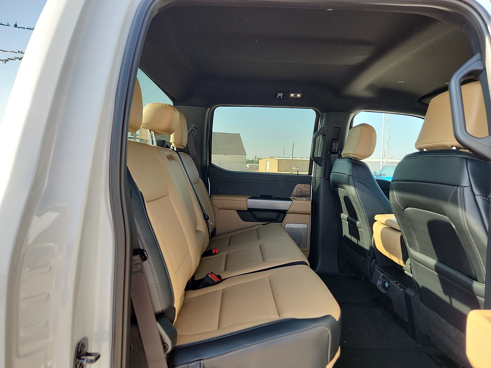 New 2026 Oxford White Ford Lariat image 19