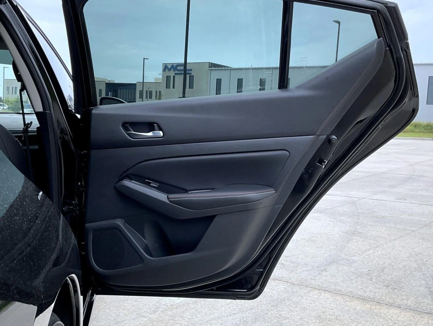 Used 2023 Black Nissan 2.0 SR image 18