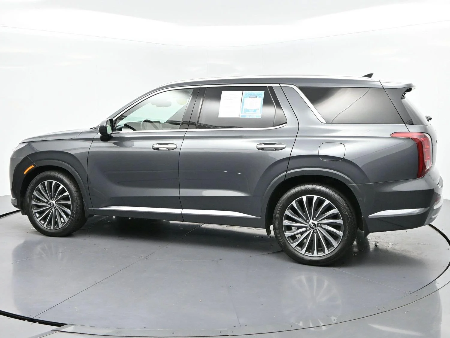 Used 2023 Steel Graphite Hyundai Calligraphy image 4