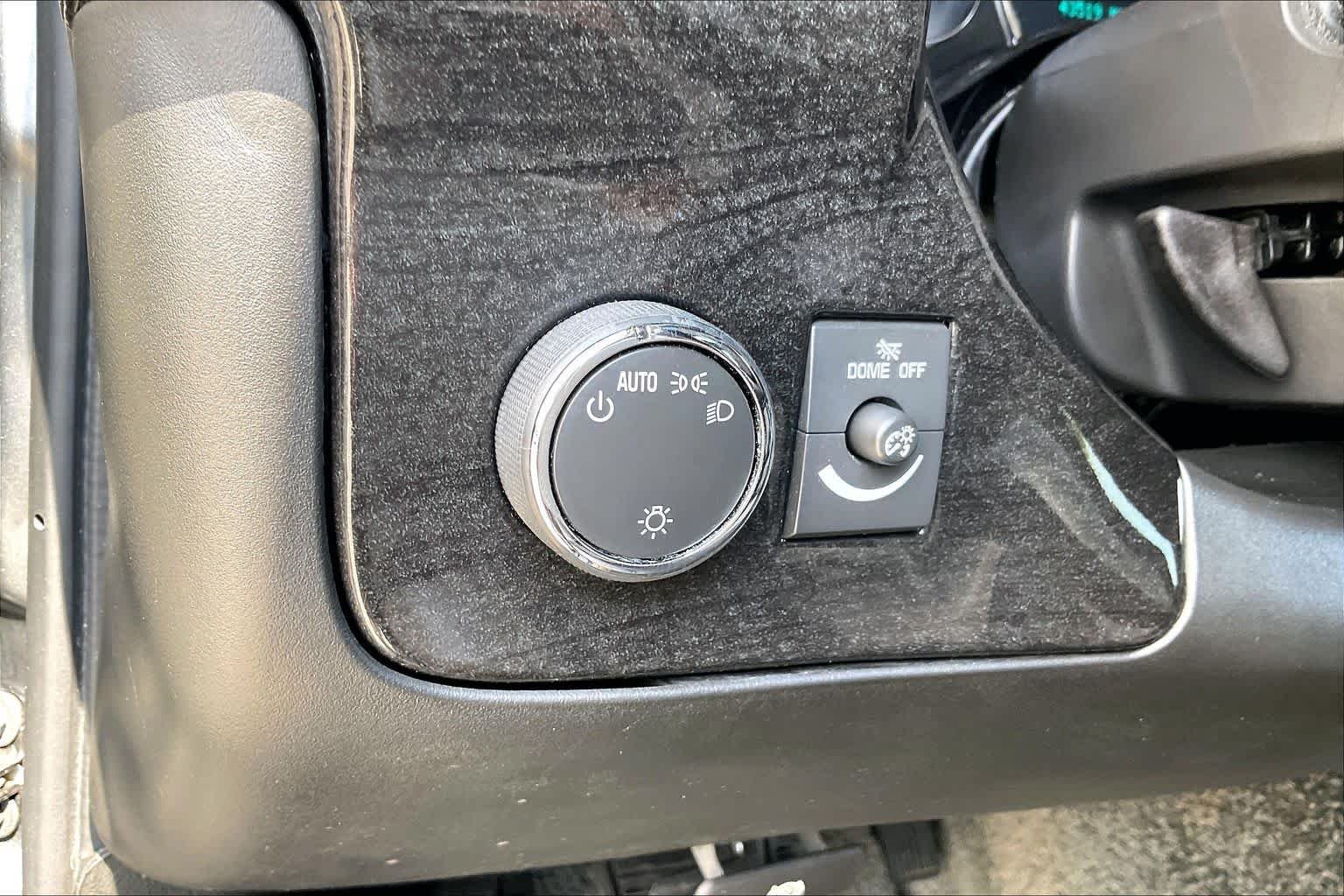 Used 2017 Cyber Gray Metallic Chevrolet  image 12