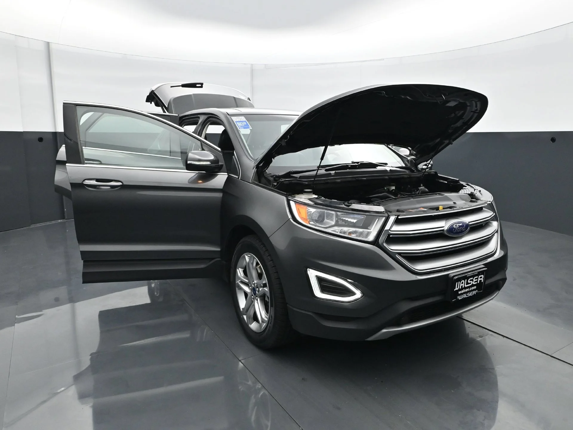 Used 2015  Ford 4D WAGON TITANIUM AWD image 37