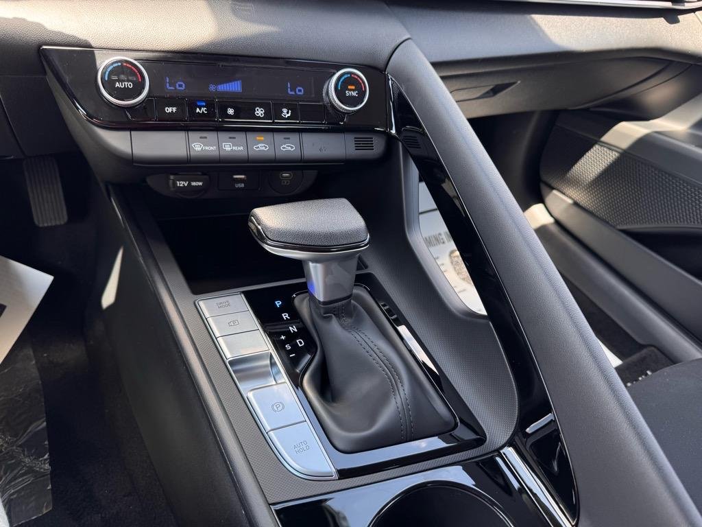2025 Hyundai Elantra Blue - Photo 4