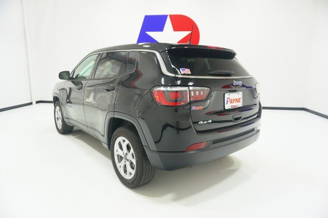 Used 2025 Diamond Black Crystal Pearlcoat Jeep Sport image 11