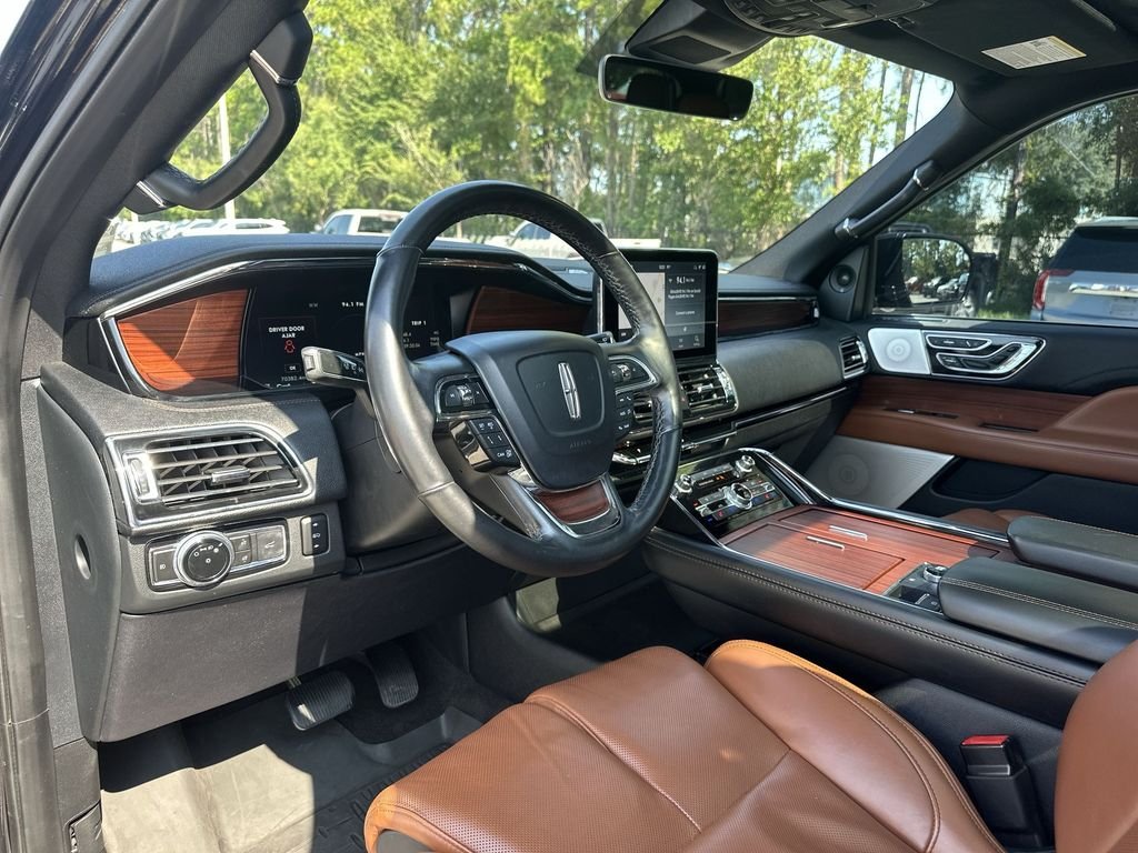 Used 2021 Black Lincoln Reserve image 10