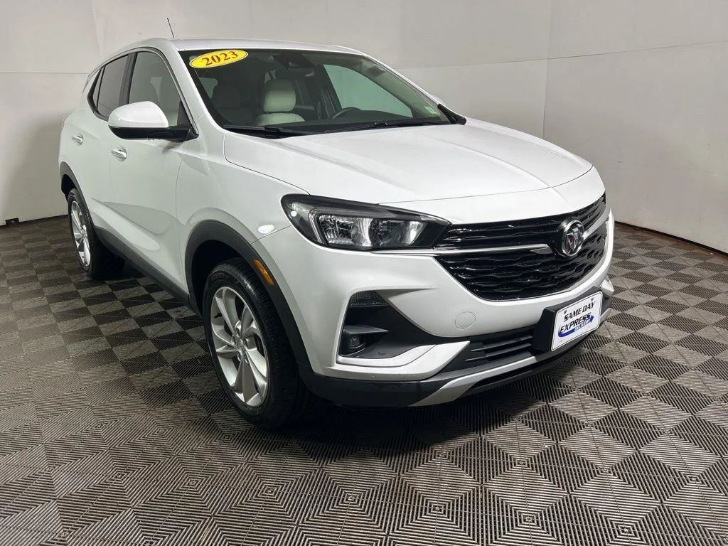 Used 2023 Summit White Buick Preferred image 4
