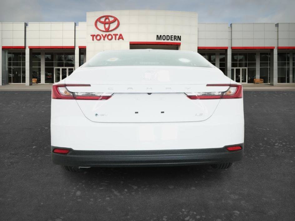 New 2026 Ice Cap Toyota LE image 2