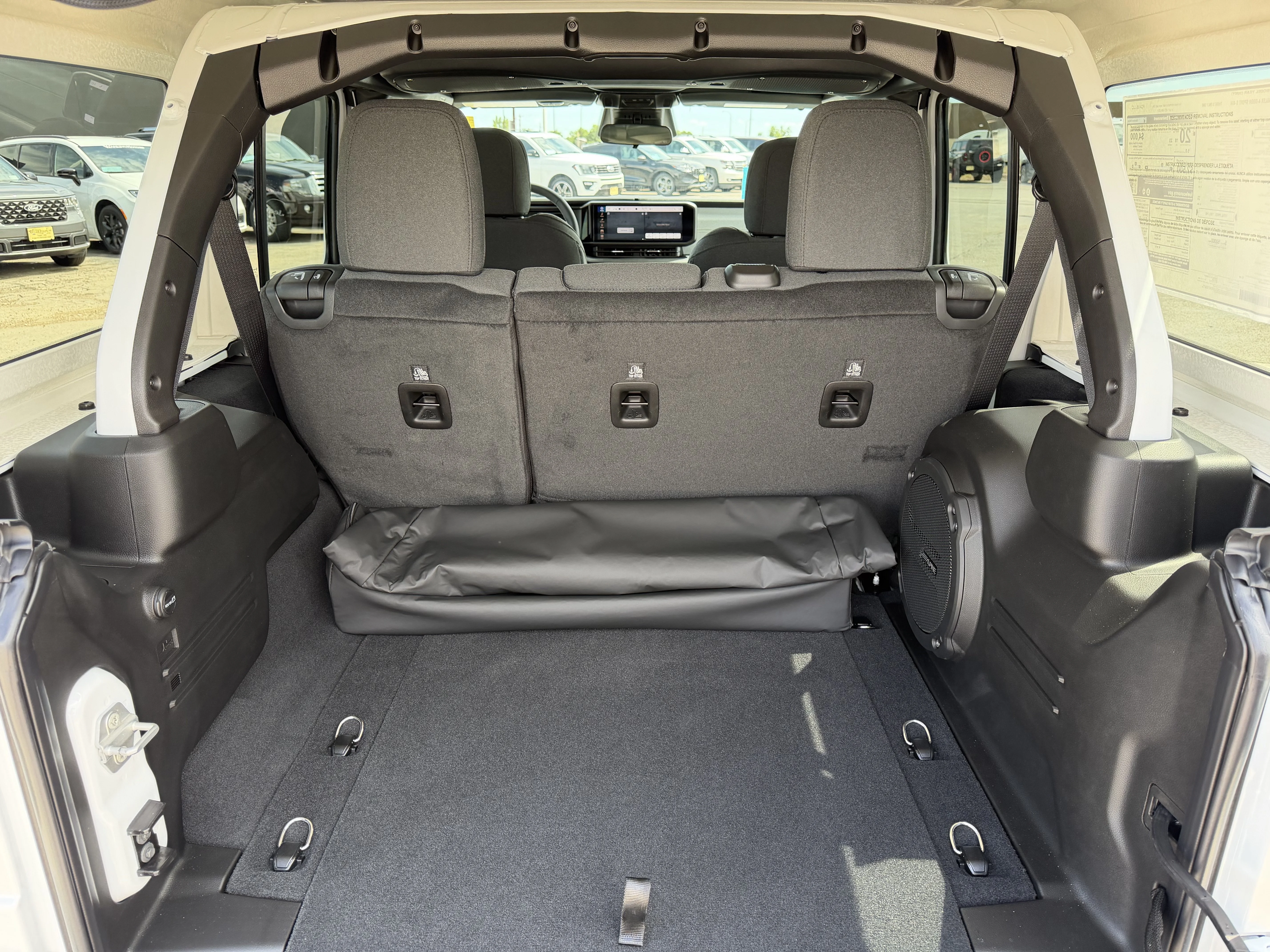 New 2026 Bright White Clear-Coat Exterior Paint Jeep Sport S image 25