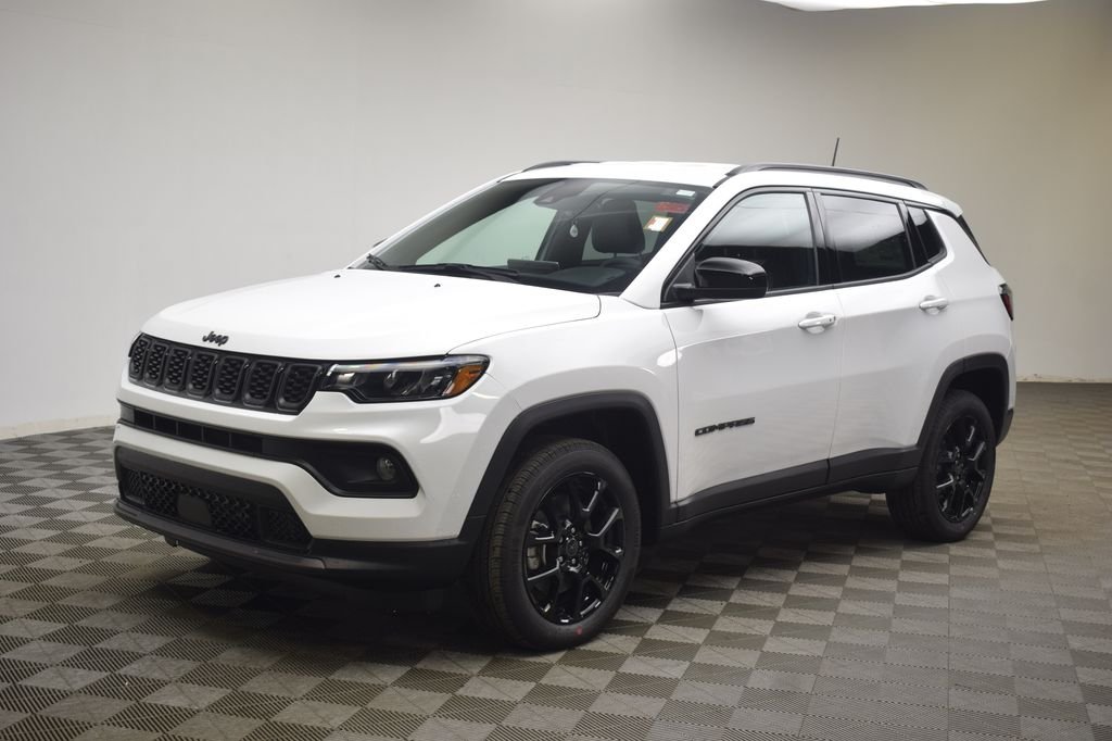 New 2026 Bright White Clear-Coat Exterior Paint Jeep Latitude image 14