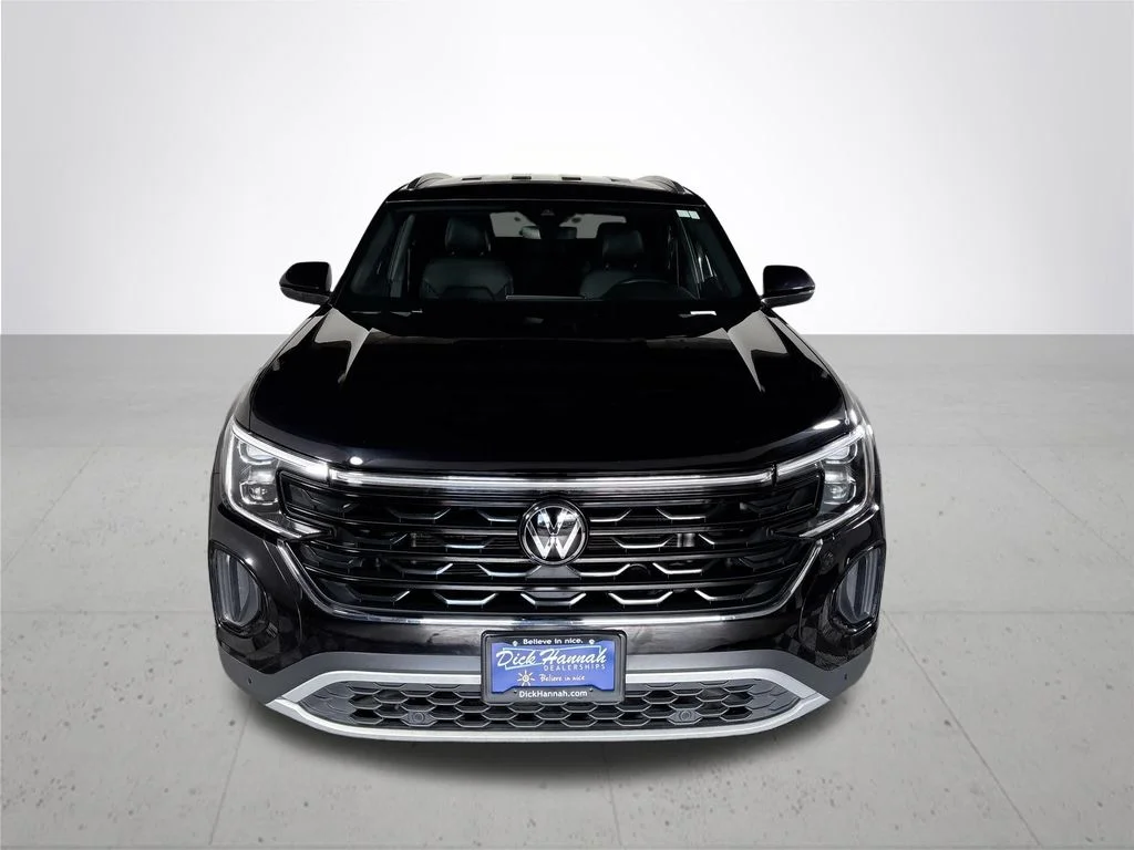 Used 2025 Black Volkswagen 2.0T SE w/Technology image 3