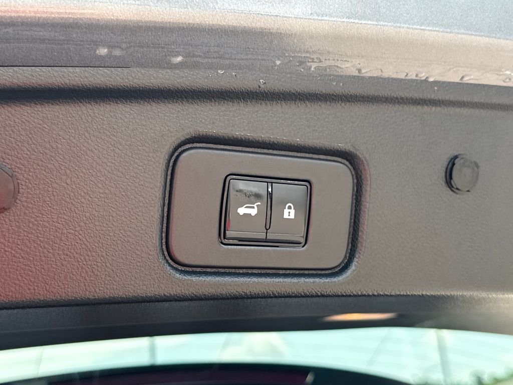 Used 2023 Gray Nissan SL image 10