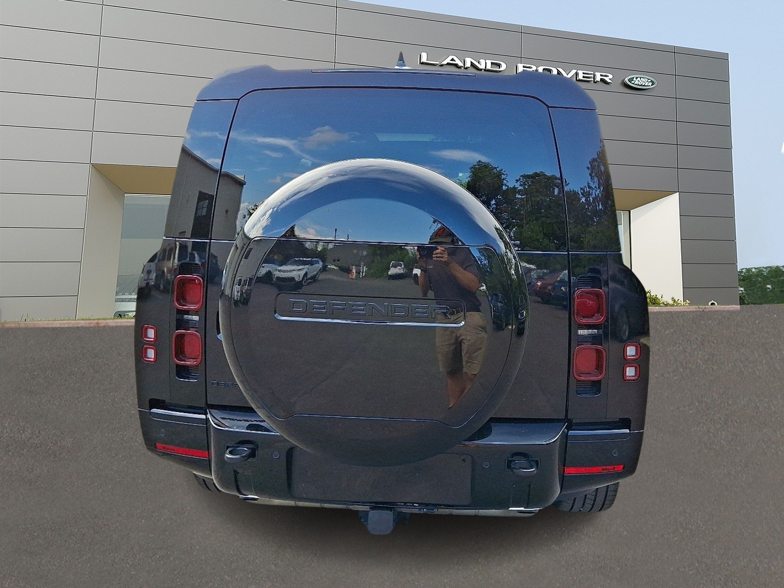 2025 Land Rover Defender X-Dynamic SE - Photo 7