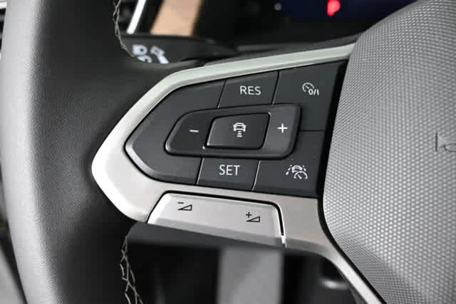 New 2026 Opal White Pearl Volkswagen 2.0T SE image 19