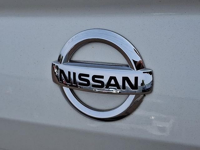 Used 2019 White Nissan 2.5 Platinum image 30