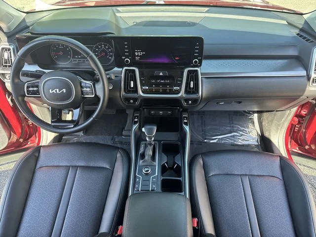 Used 2022 Red Kia S image 9