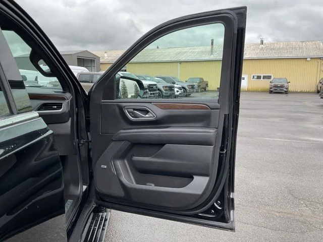 Used 2022 Black Chevrolet High Country image 39