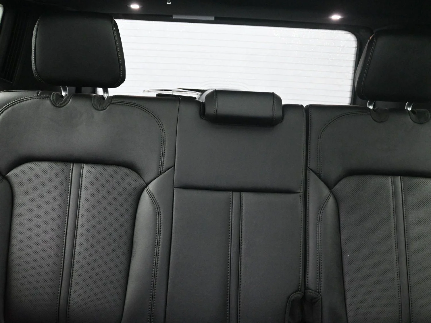 New 2026 Baltic-Gray Metallic Clear-Coat Exterior Paint Jeep Limited Reserve image 16