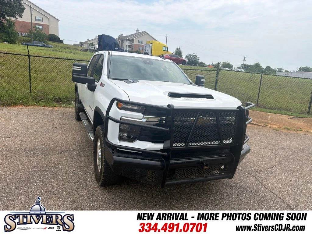 Used 2024 White Chevrolet LT image 2