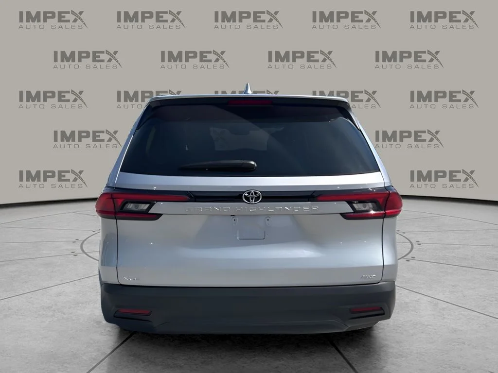 Used 2025 Silver Toyota XLE image 6