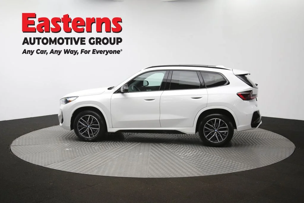 Used 2023 White BMW xDrive28i image 61