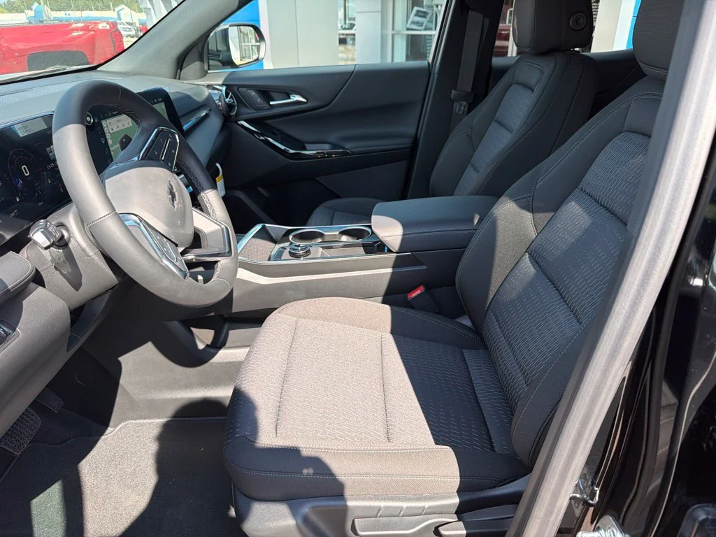 New 2027 Mosaic Black Metallic Chevrolet LT image 30