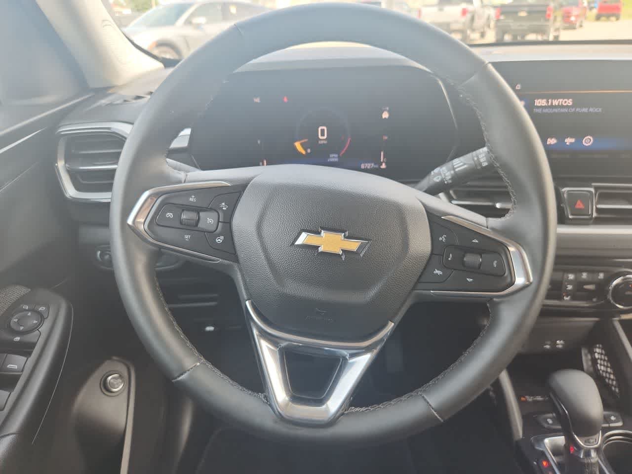Used 2026 Summit White Chevrolet LT image 17