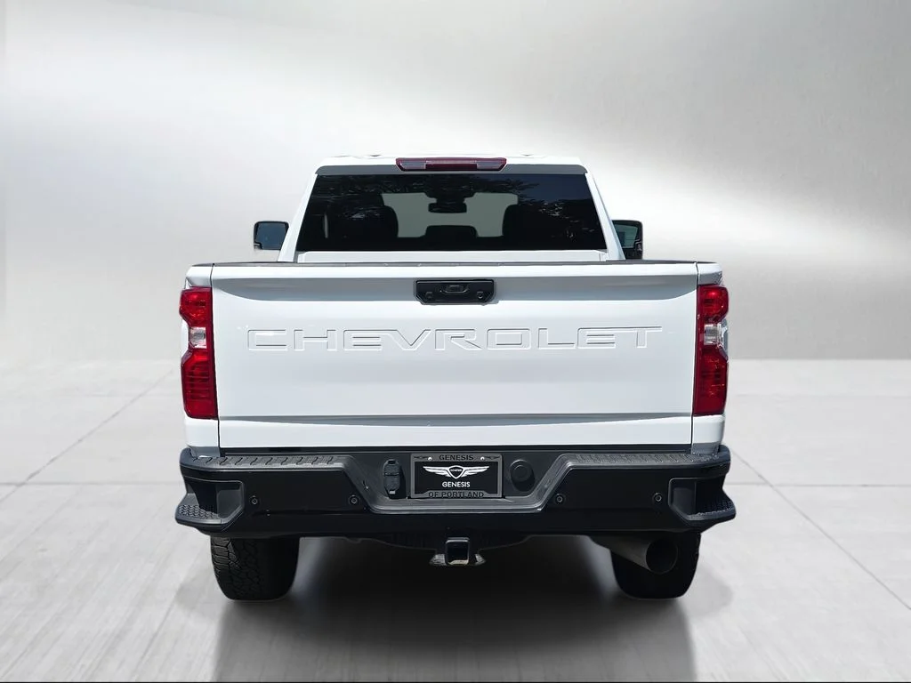 Used 2025 Summit White Chevrolet Custom image 4