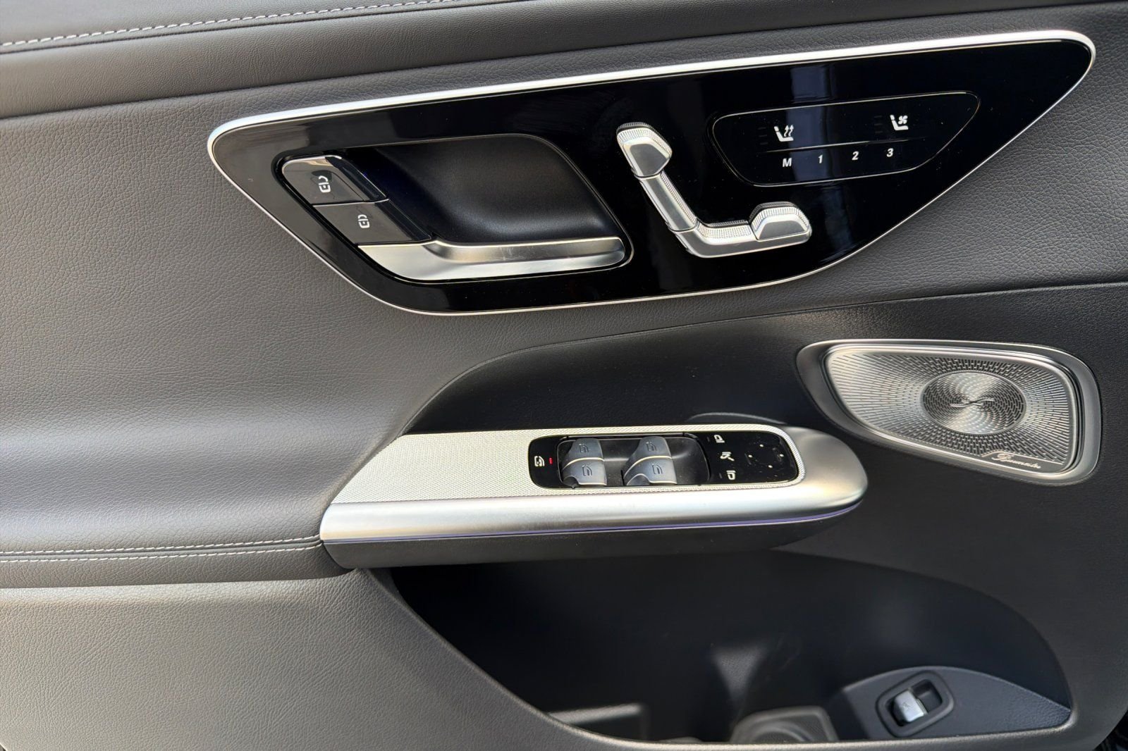 New 2026 Black Mercedes-Benz GLC 300 image 26