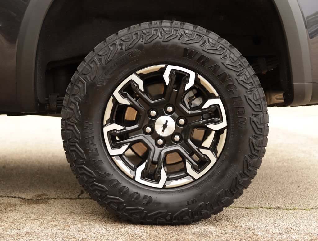 Used 2024 Dark Ash Metallic Chevrolet ZR2 image 44