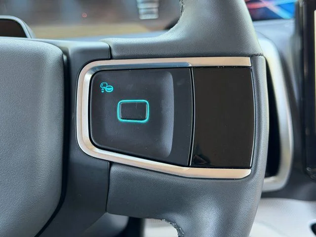 Used 2025 White Ford Active image 49
