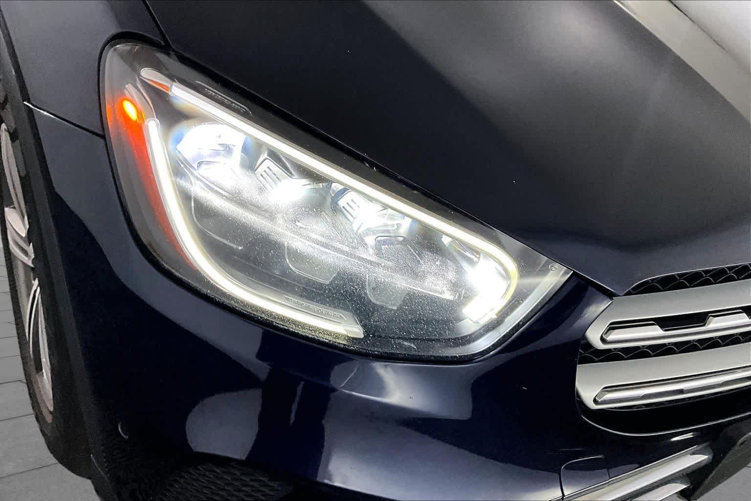 Used 2020 Lunar Blue Metallic Mercedes-Benz GLC 300 image 27