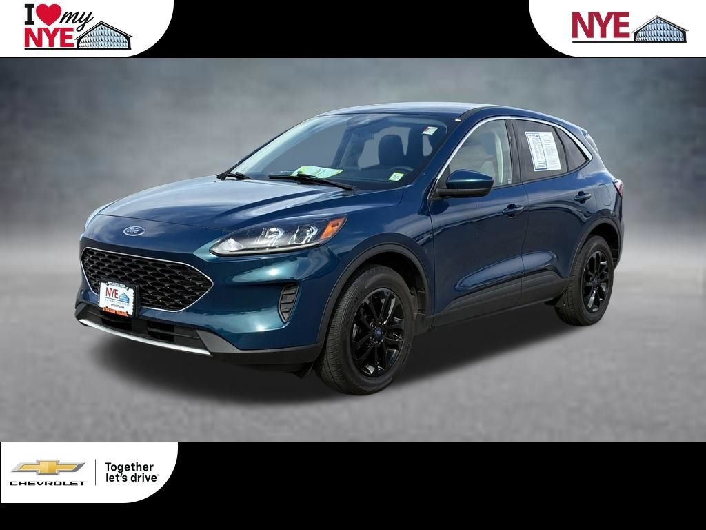 Used 2020  Ford SE image 1