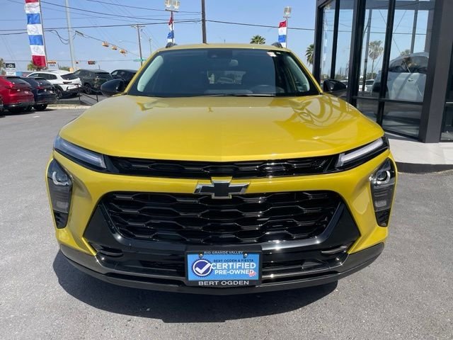 Used 2025 Yellow Chevrolet ACTIV image 2