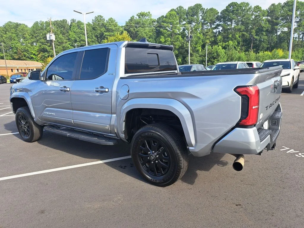 2024 Toyota Tacoma SR5 - Photo 9