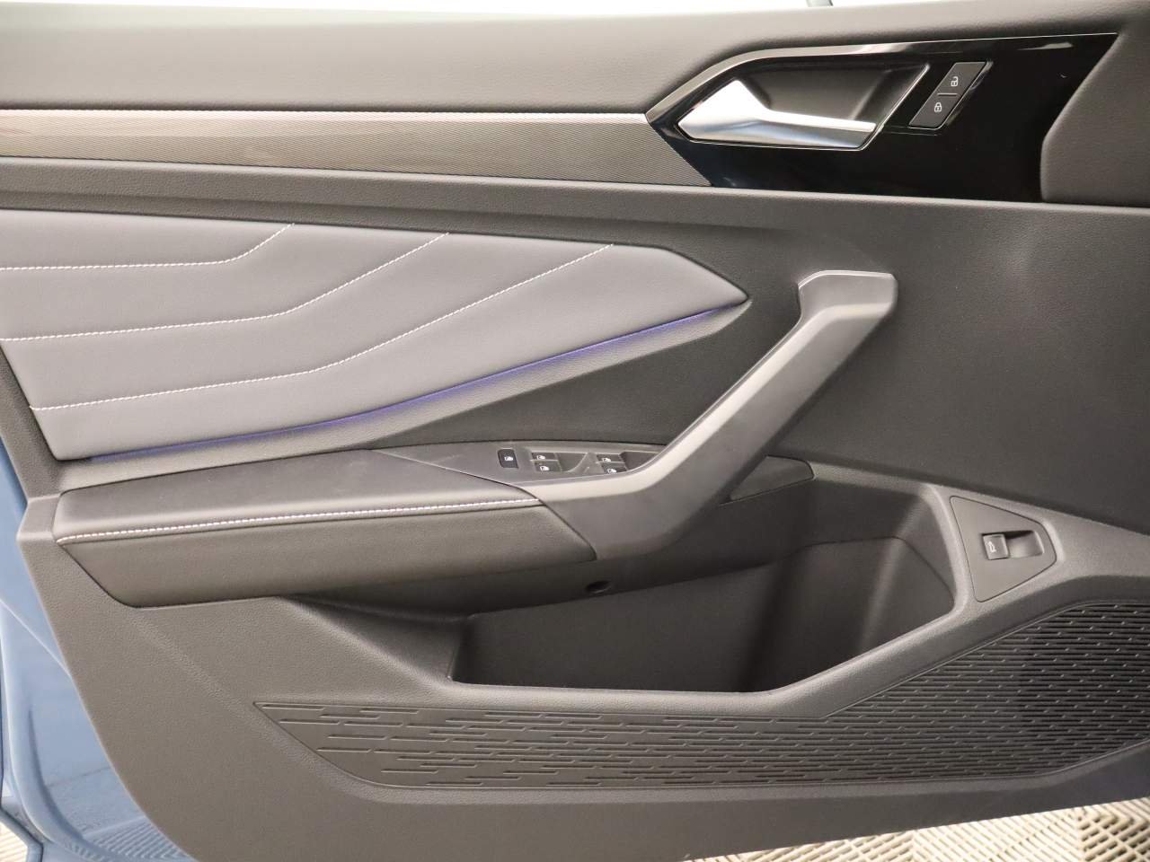 New 2026 Monterey Blue Pearl Volkswagen SEL image 16