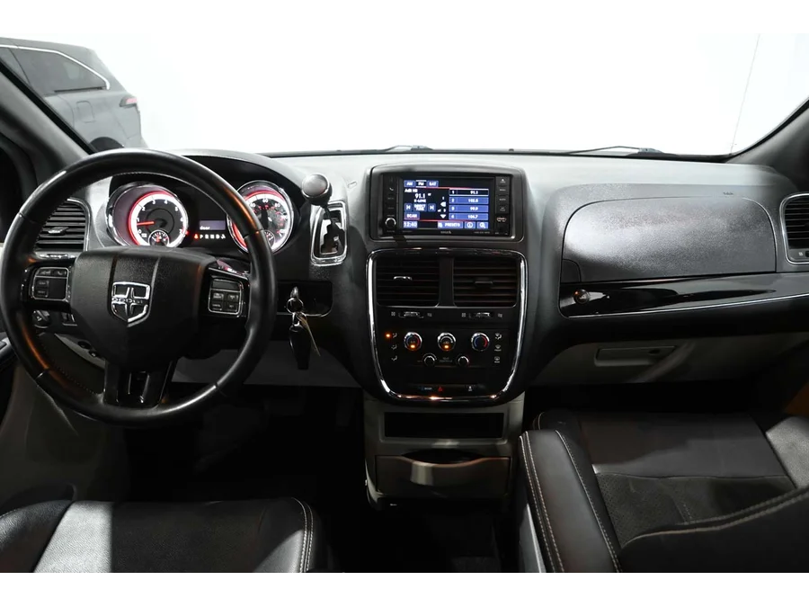 Used 2019 GRAY Dodge SXT Mobility Handicap Van image 22