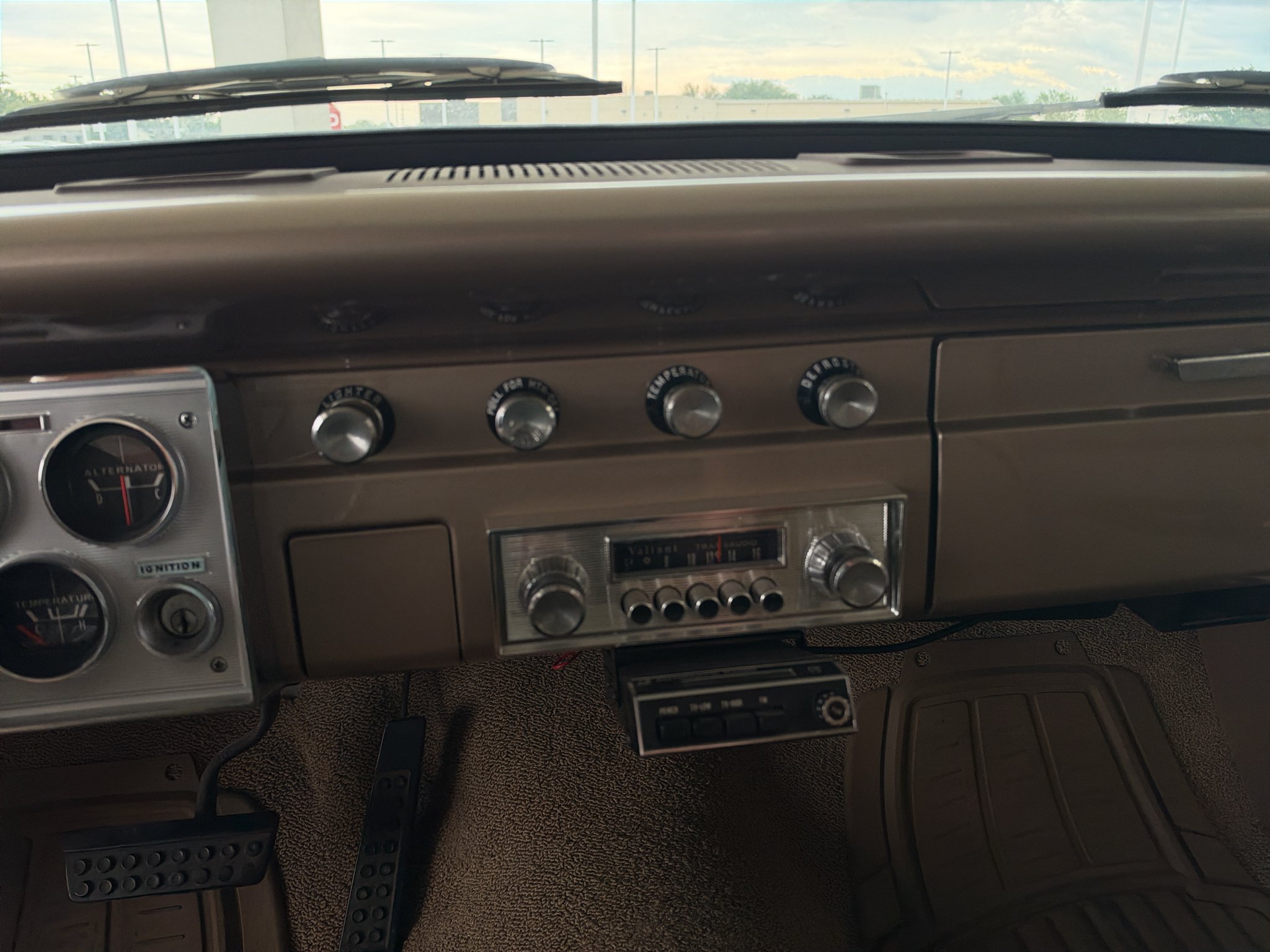 Used 1964 WHITE PLYMOUTH  image 11