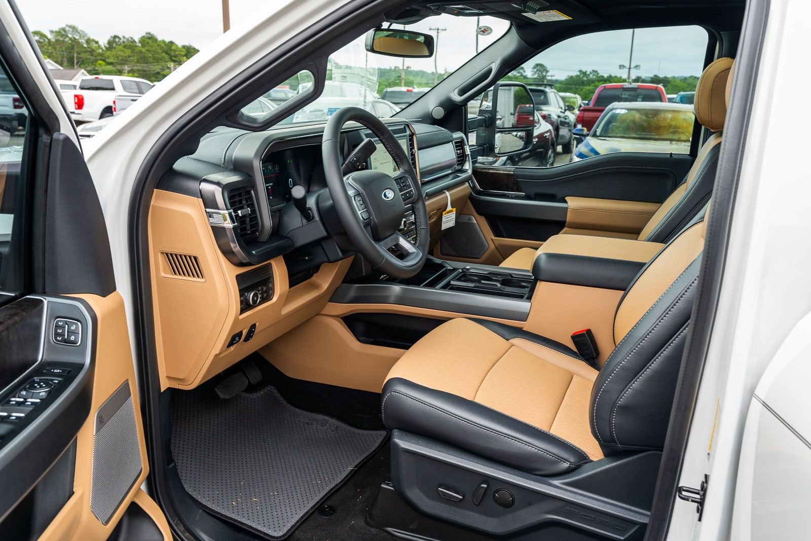 New 2026 Star White Metallic Tri-Coat Ford F-250® Lariat® image 19