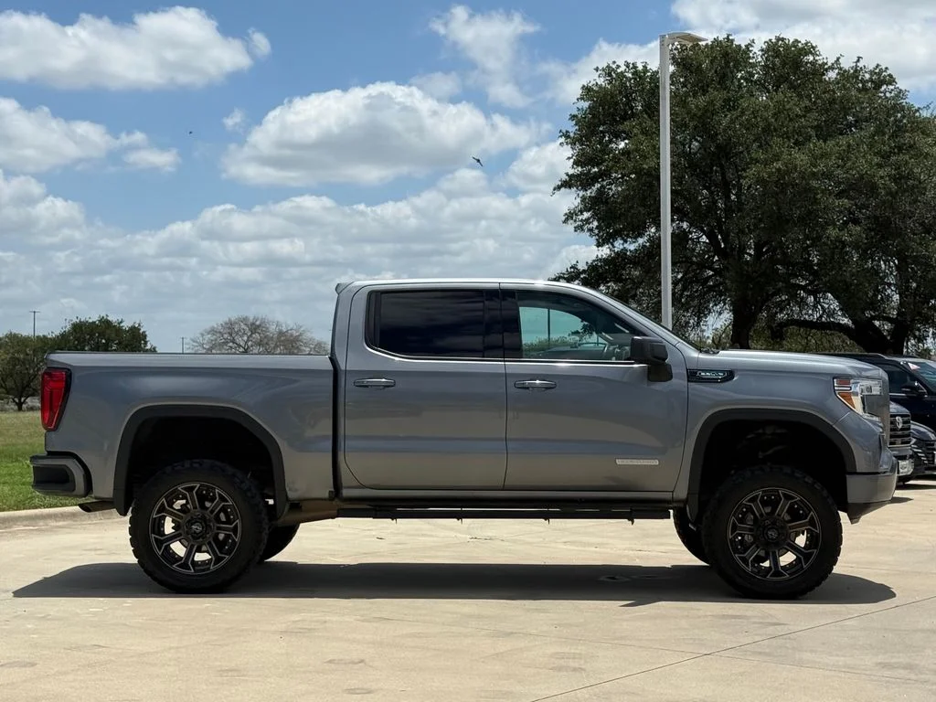 Used 2022 Gray GMC Elevation image 5