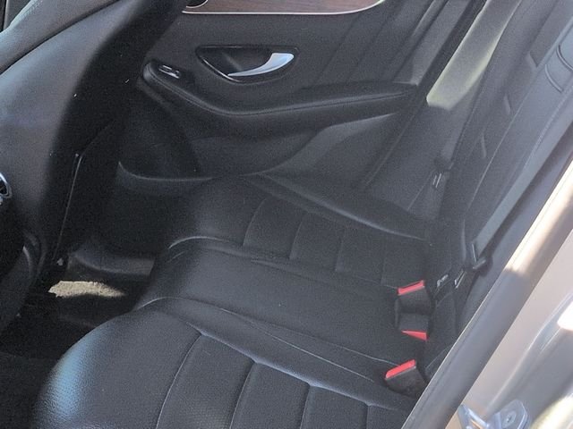 Used 2020  Mercedes-Benz GLC 300 image 21
