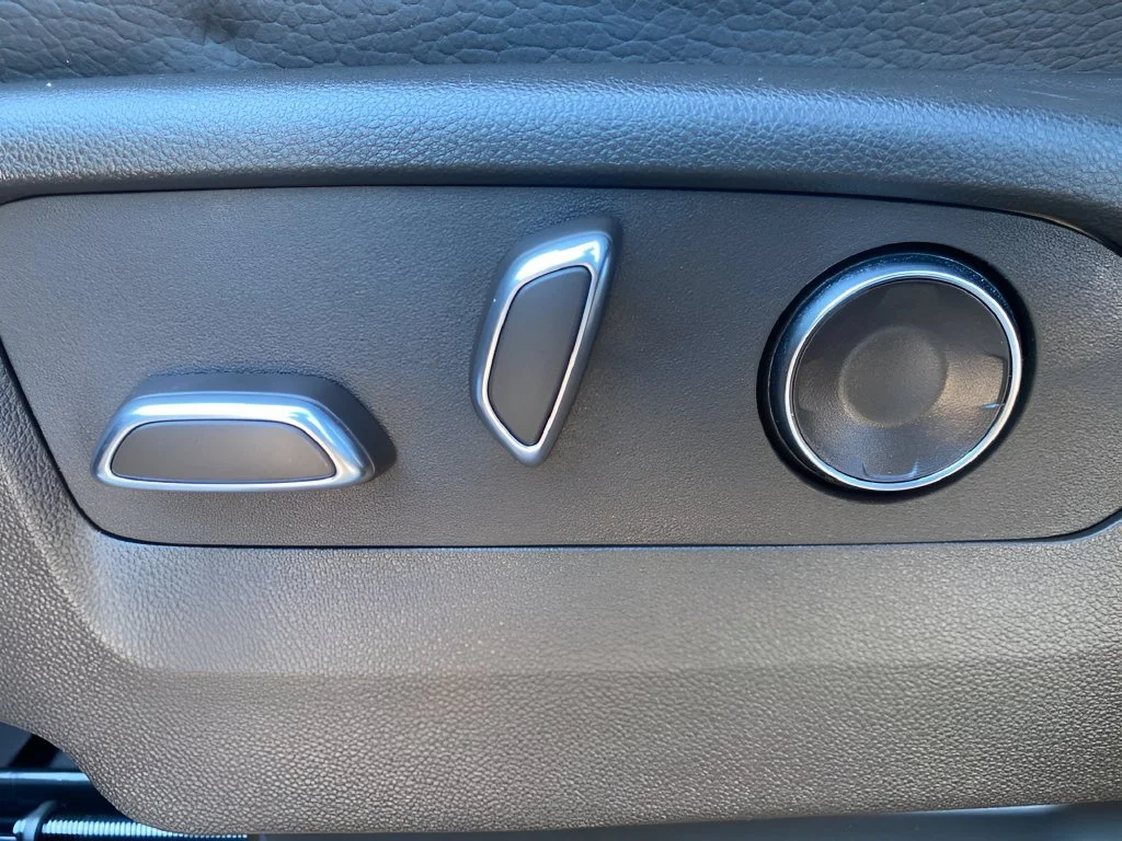 Used 2025 Onyx Black GMC Denali image 10