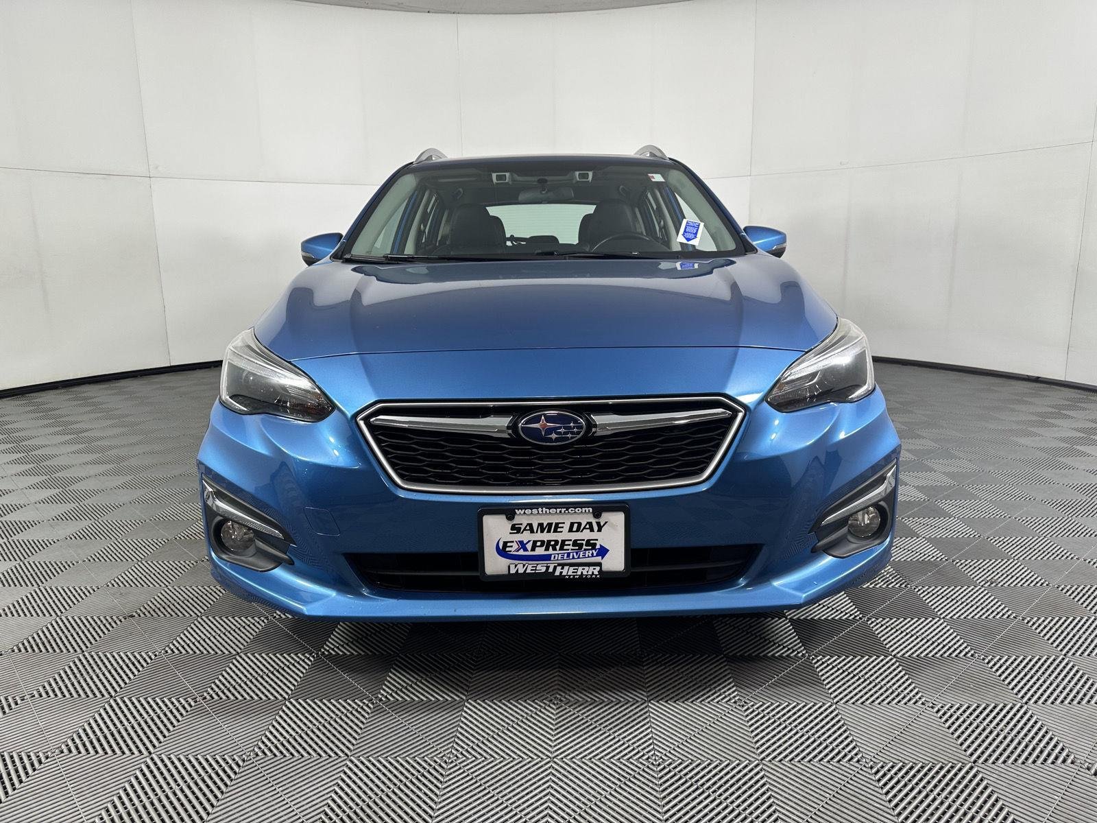 Used 2019 Island Blue Pearl Subaru Limited image 12