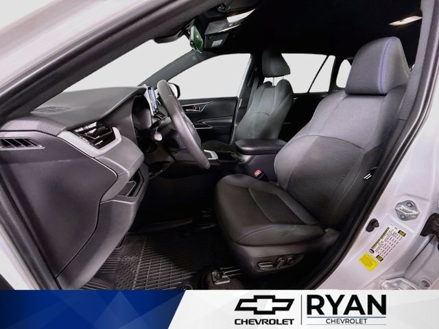 Used 2024  Toyota Hybrid SE image 20