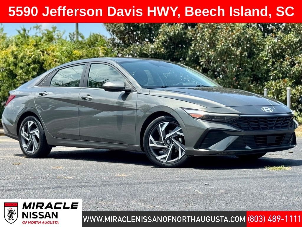 Used 2025 Gray Hyundai SEL Convenience image 1