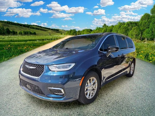 Used 2025 Blue Chrysler Select image 3