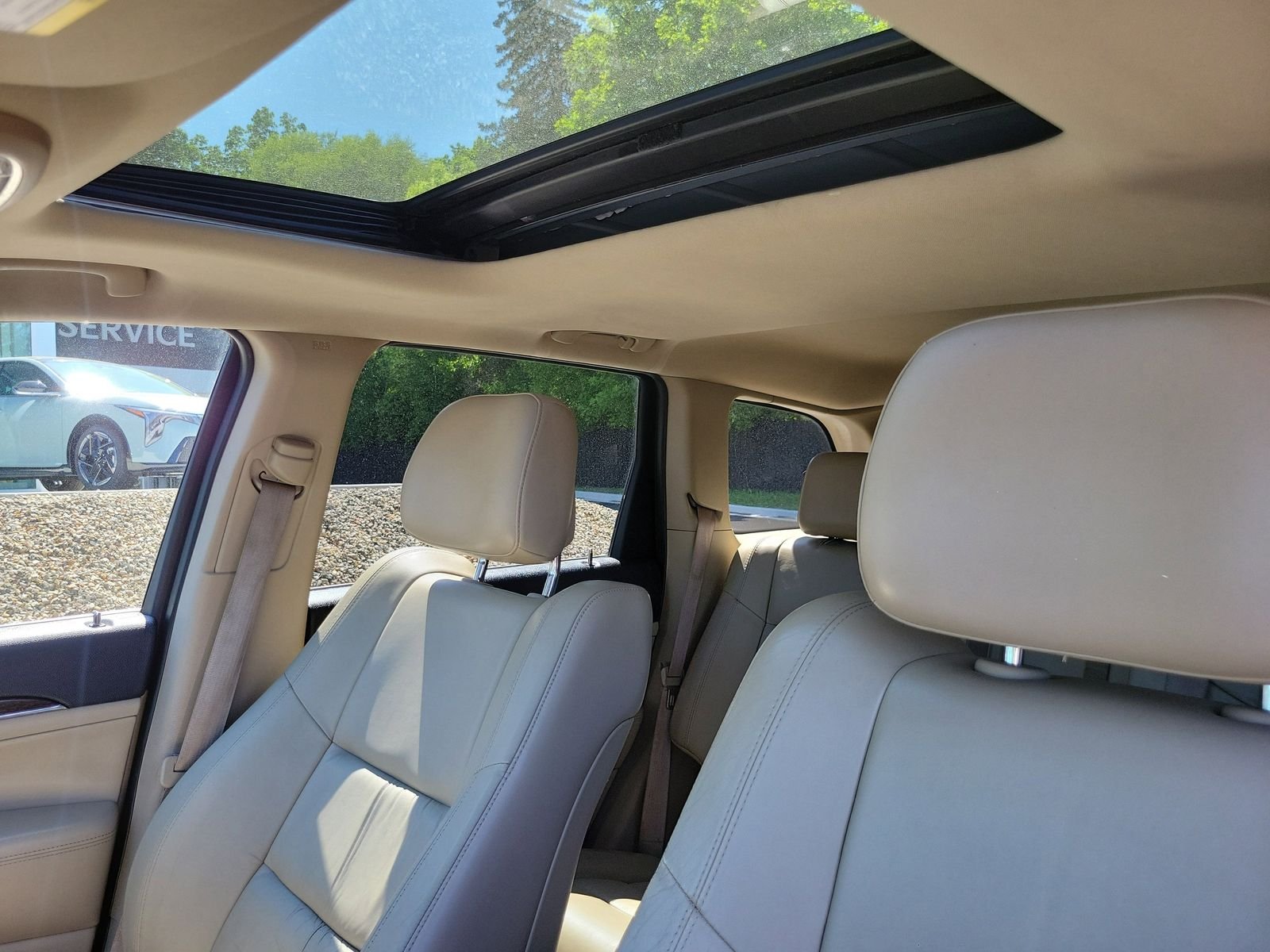 Used 2014 White Jeep Limited image 11