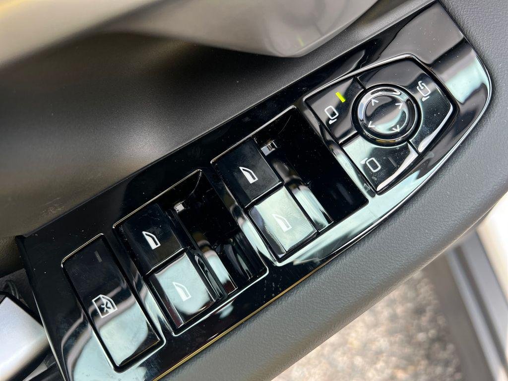 New 2027 Alpine White BMW 530i image 5