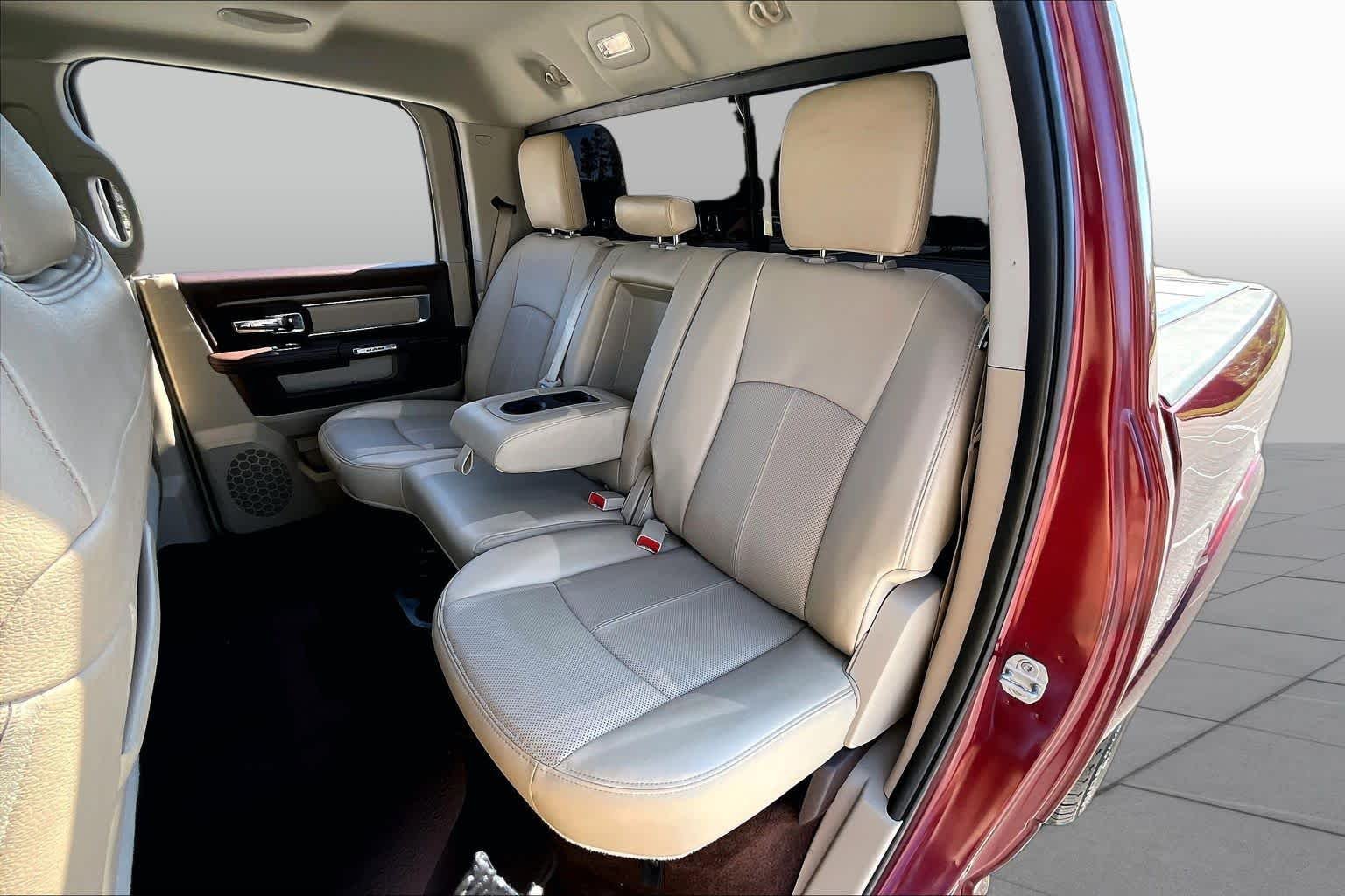 Used 2018 Delmonico Red Pearlcoat Ram Laramie image 21